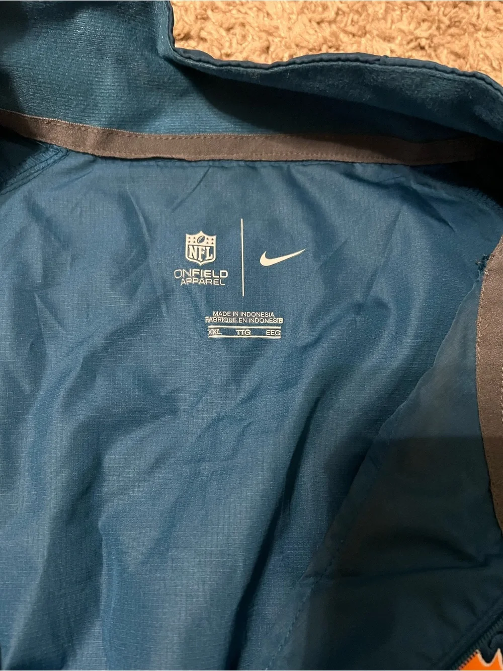 Men Nike dolphins wind breaker